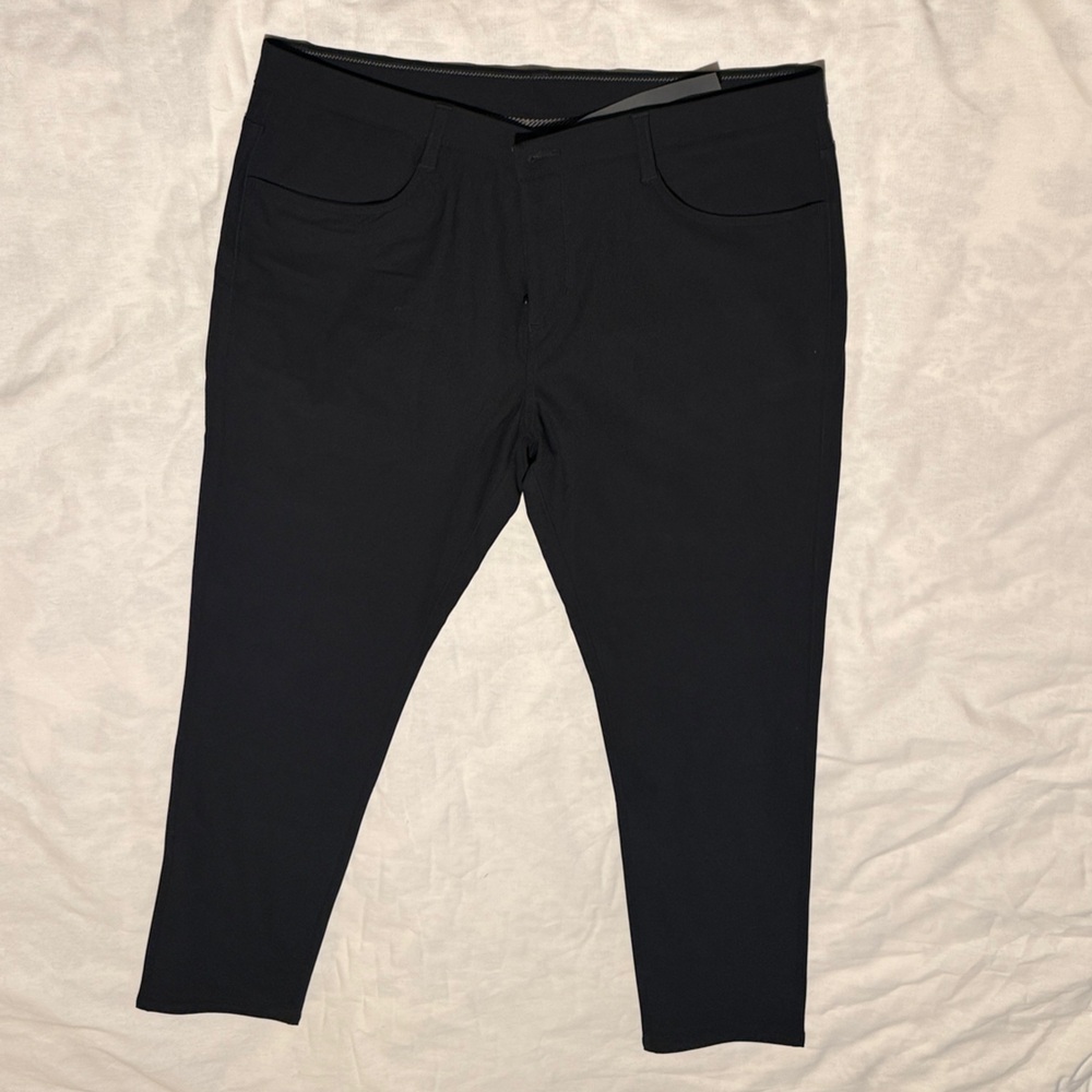 Vuori Meta Athletic Slim Pants - Black